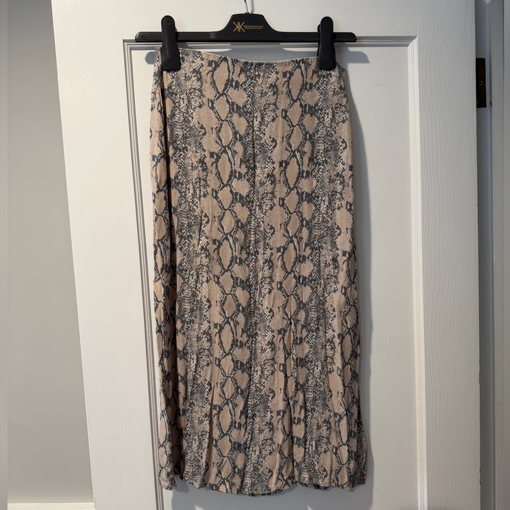 American Eagle Outfitters Snake Print Midi Skirt - AEO - peach/gray/beige -silky